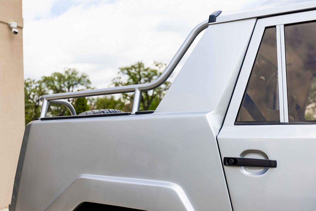 1987 Lamborghini LM002