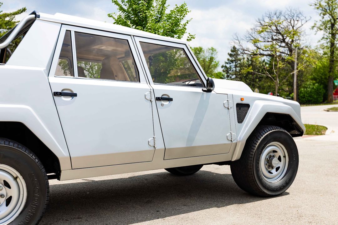 1987 Lamborghini LM002