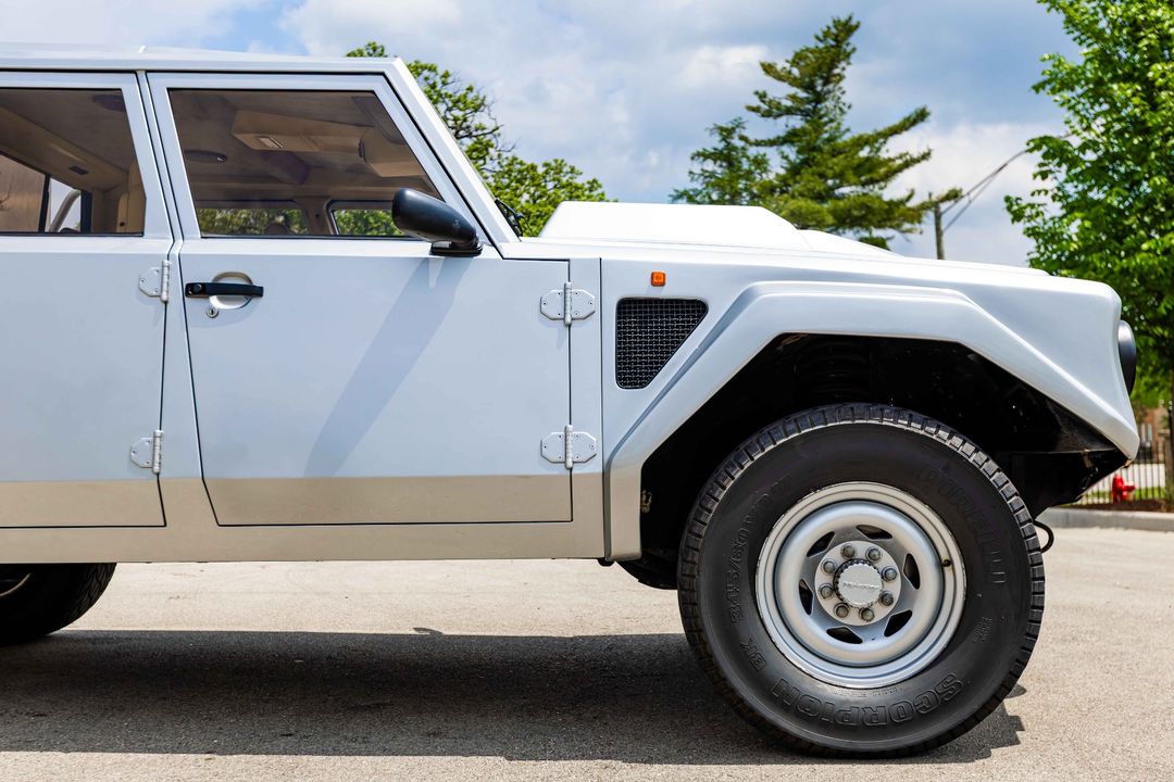 1987 Lamborghini LM002