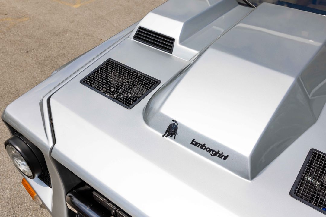 1987 Lamborghini LM002