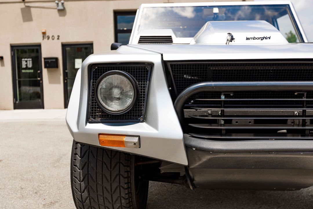 1987 Lamborghini LM002