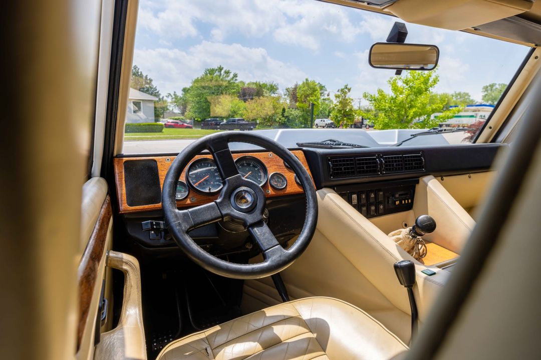 1987 Lamborghini LM002