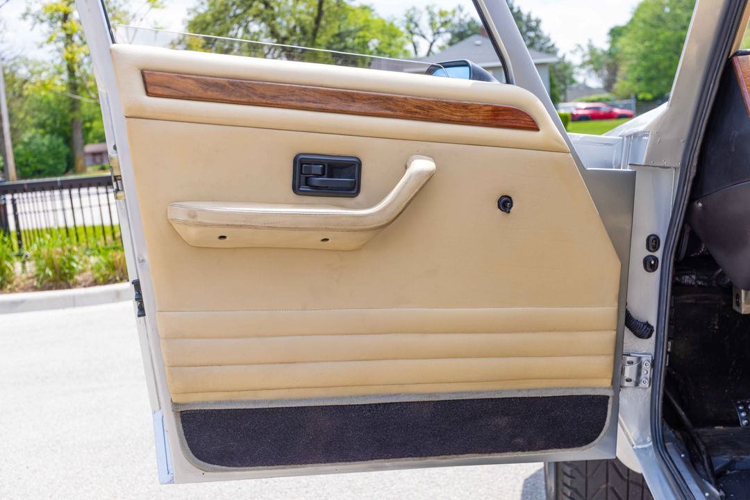1987 Lamborghini LM002