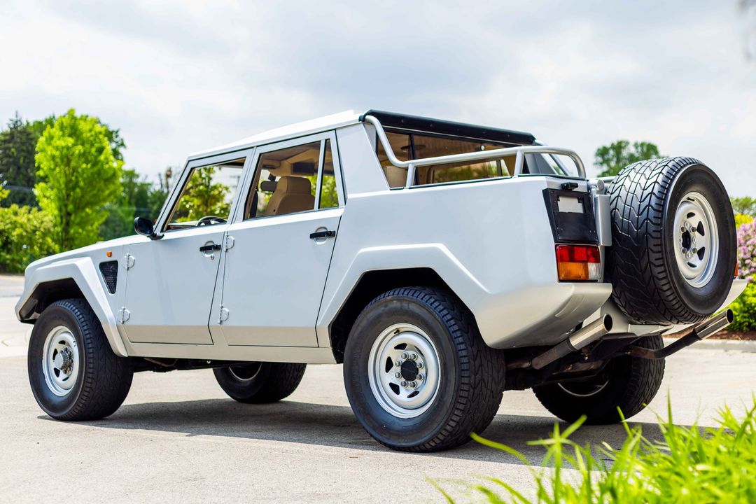 1987 Lamborghini LM002