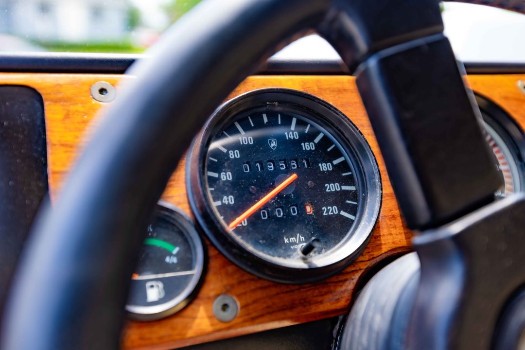 1987 Lamborghini LM002