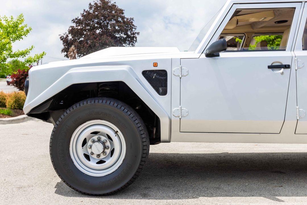 1987 Lamborghini LM002