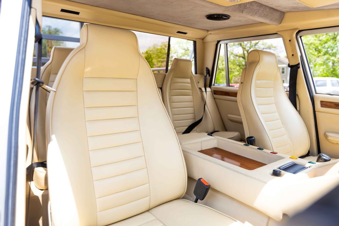 1987 Lamborghini LM002