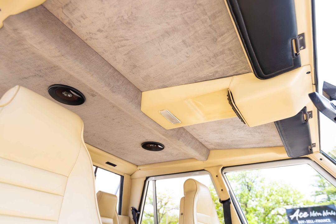 1987 Lamborghini LM002