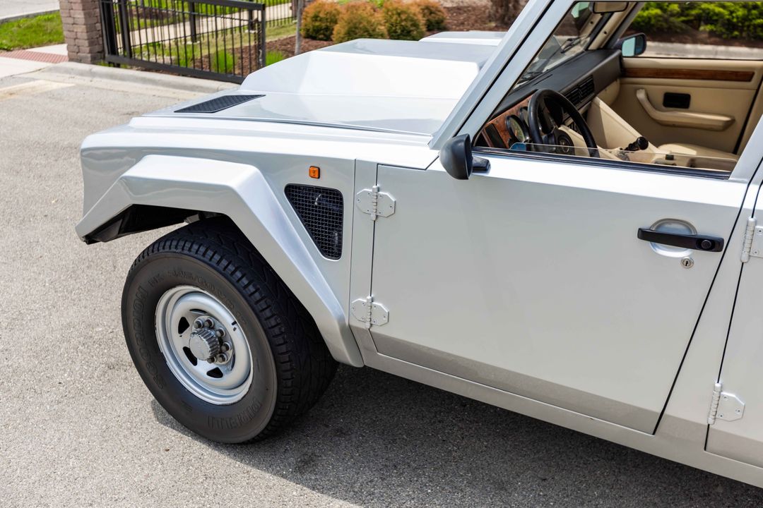 1987 Lamborghini LM002