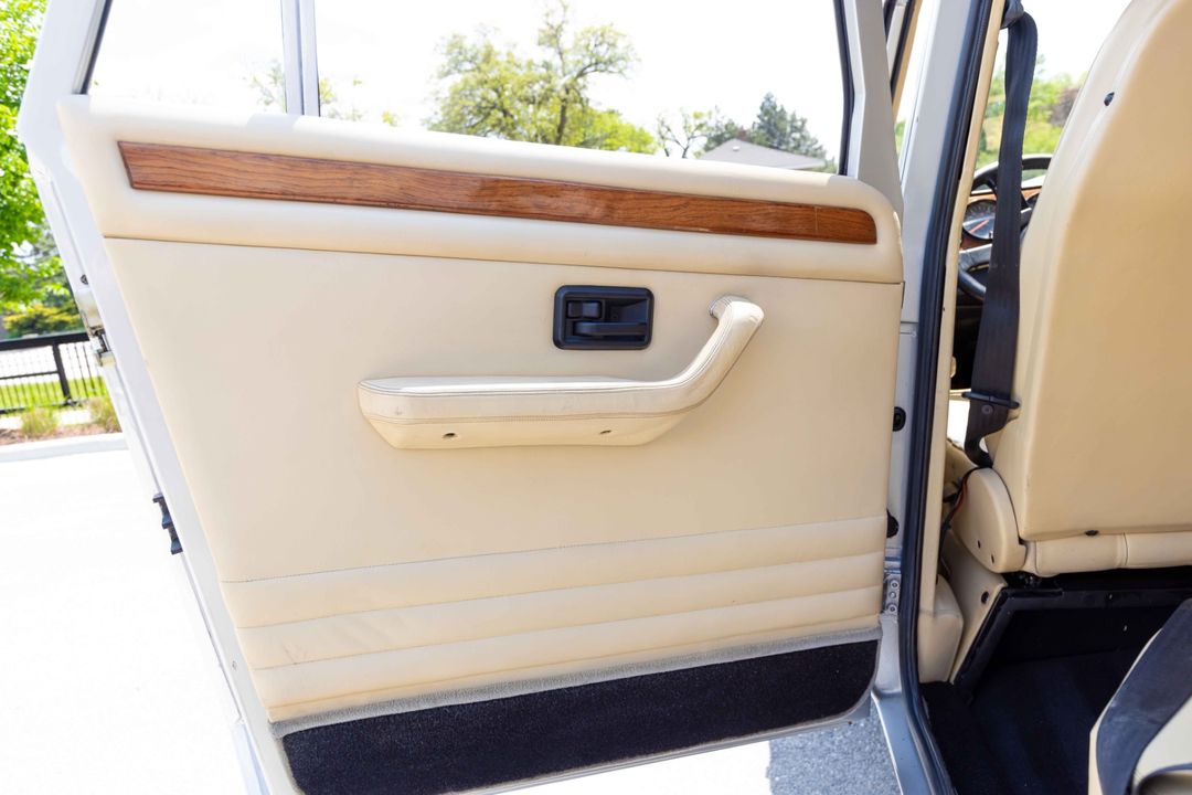 1987 Lamborghini LM002