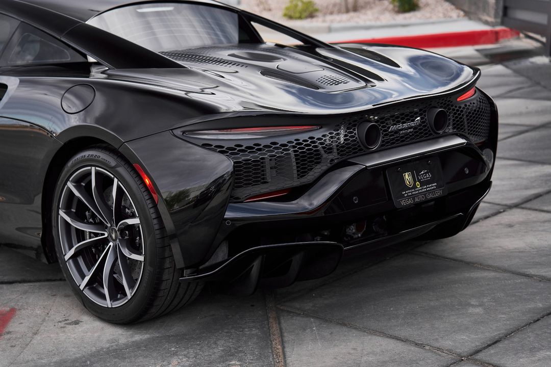 2023 McLaren Artura