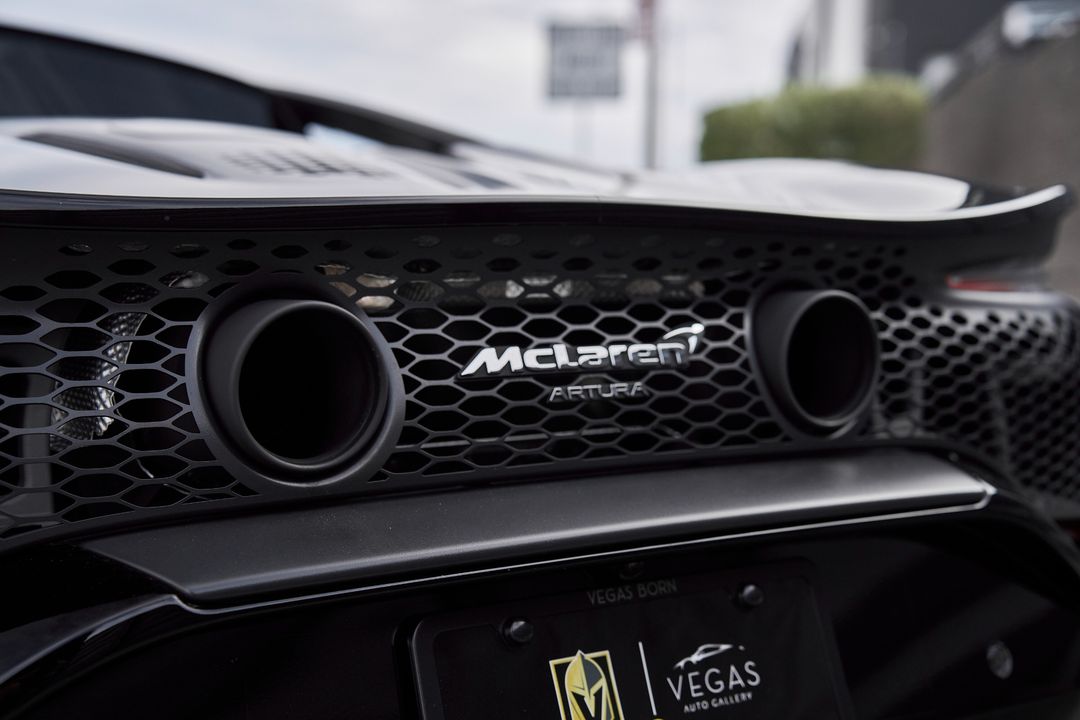 2023 McLaren Artura