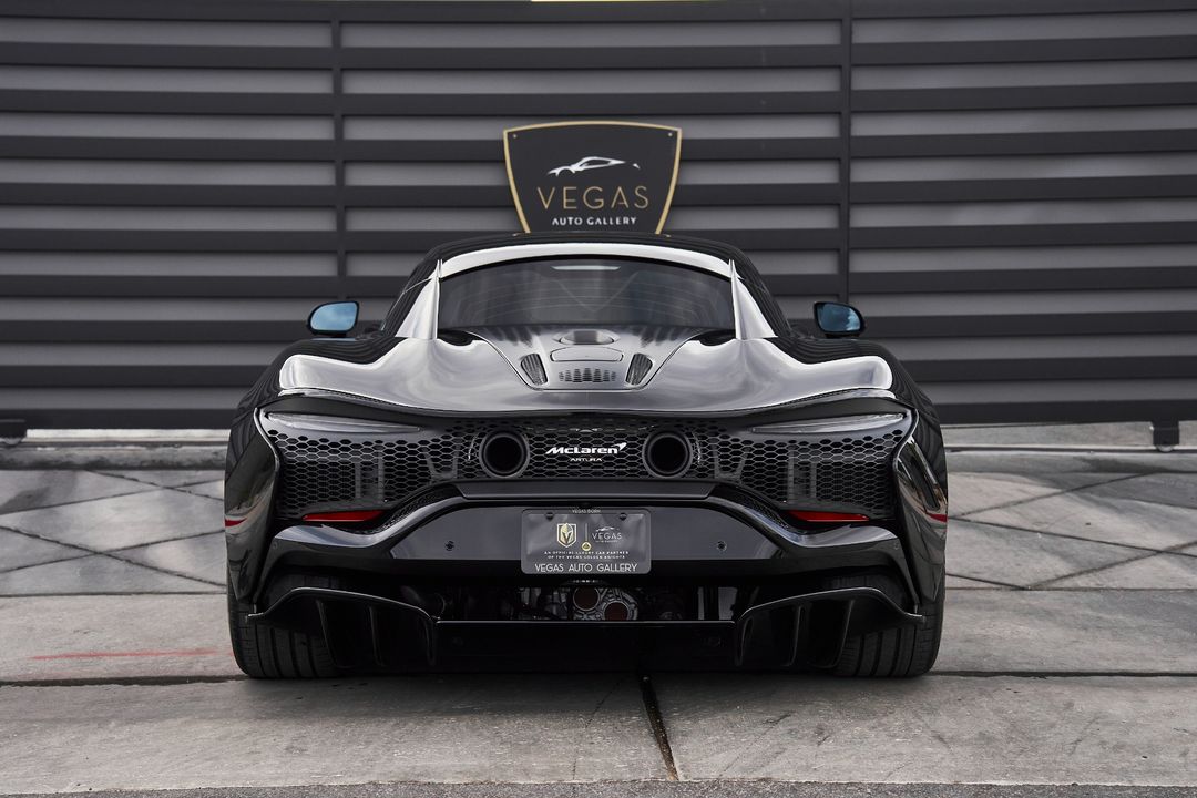 2023 McLaren Artura