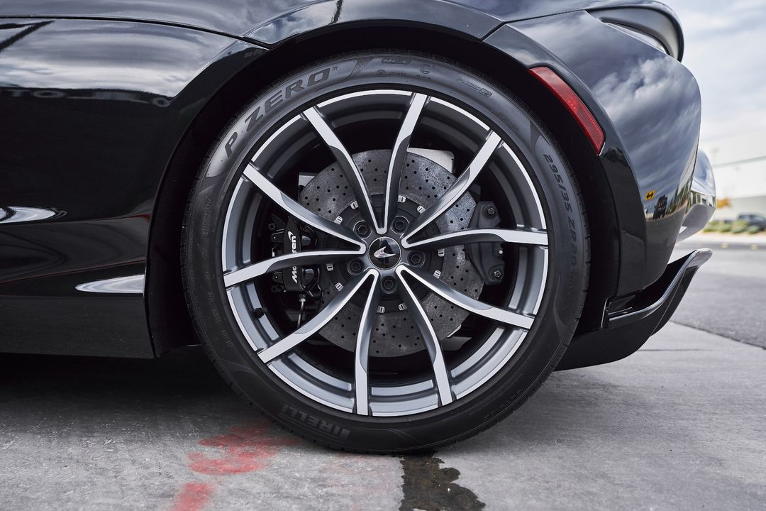 2023 McLaren Artura