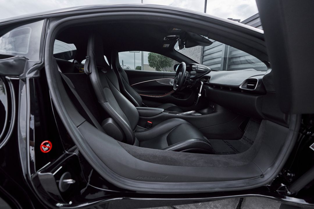 2023 McLaren Artura