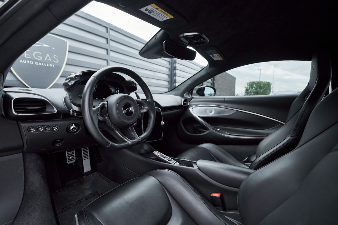 2023 McLaren Artura