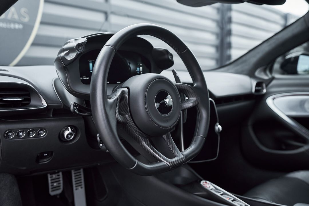 2023 McLaren Artura