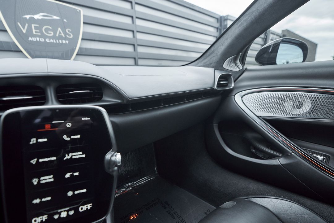 2023 McLaren Artura