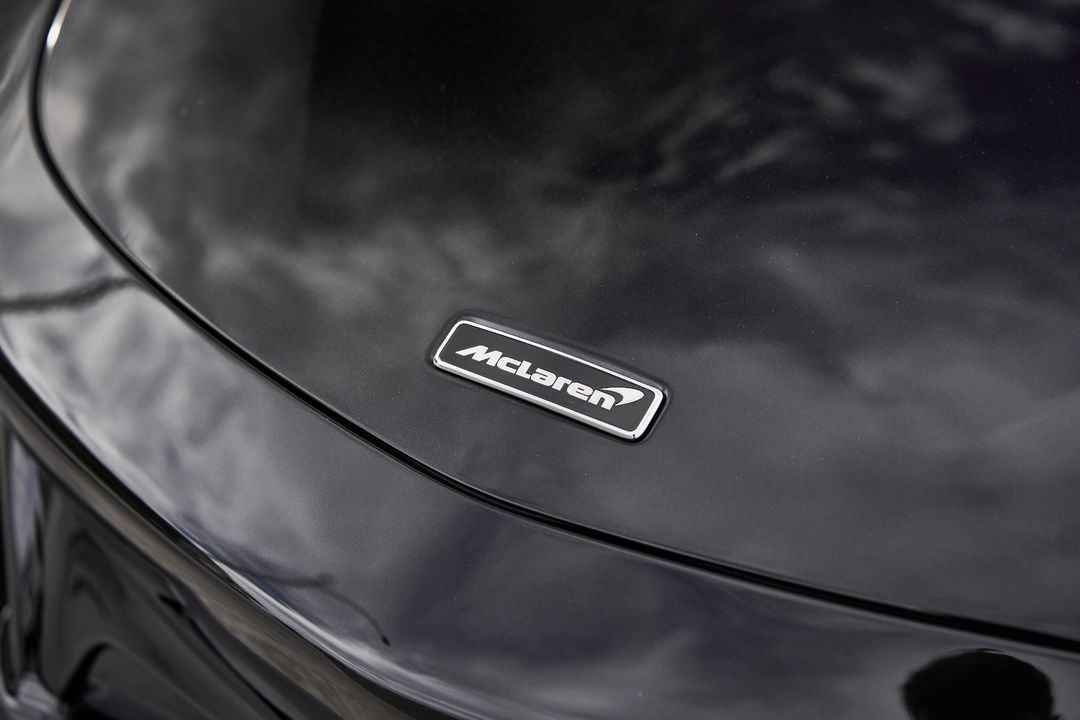 2023 McLaren Artura