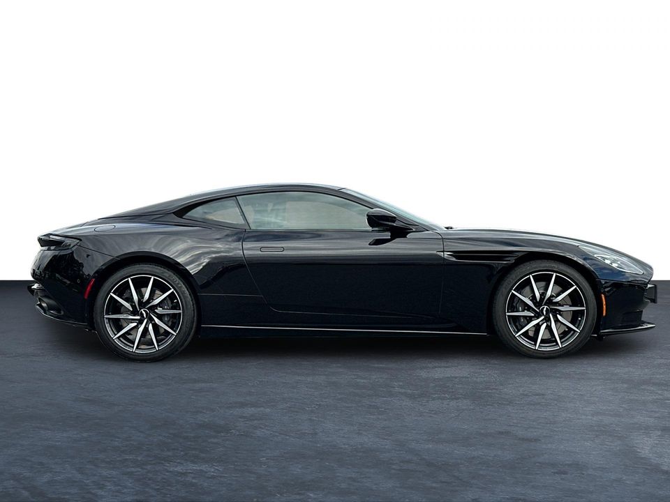 2021 Aston Martin DB11
