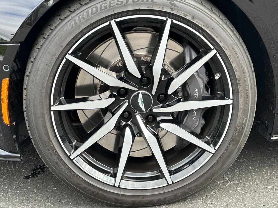 2021 Aston Martin DB11