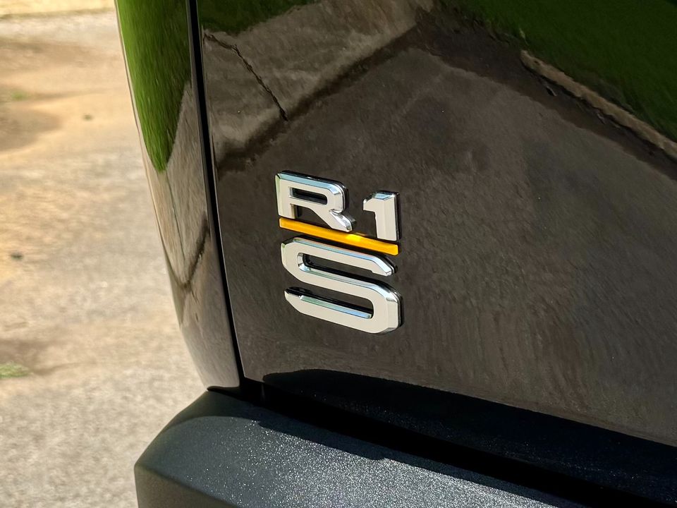 2023 Rivian R1S