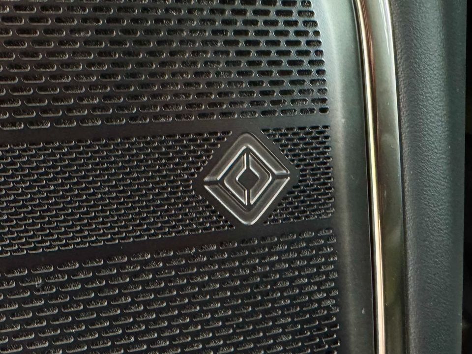 2023 Rivian R1S