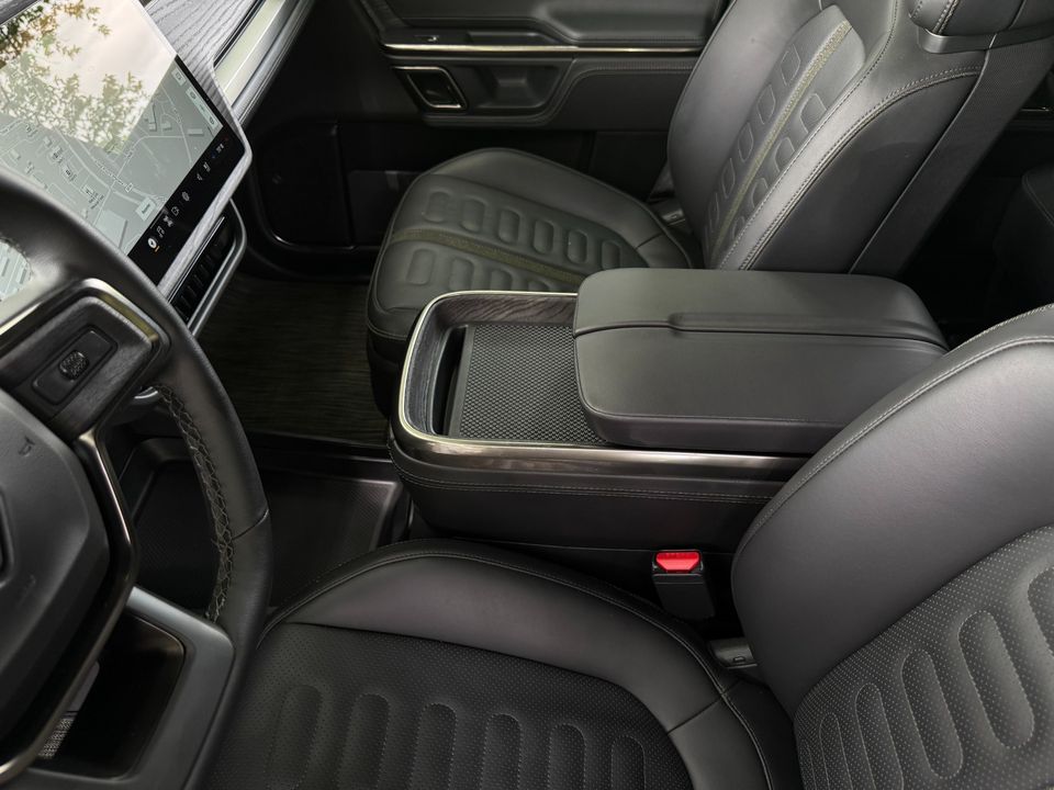 2023 Rivian R1S
