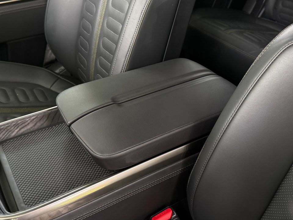 2023 Rivian R1S