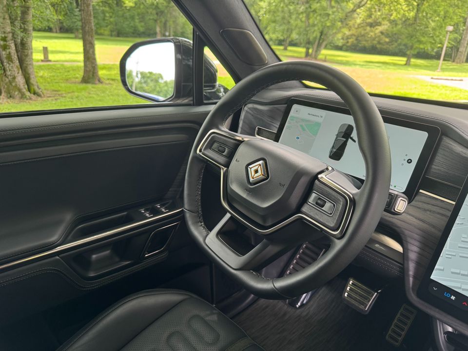2023 Rivian R1S
