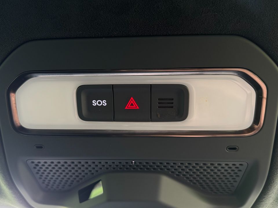 2023 Rivian R1S