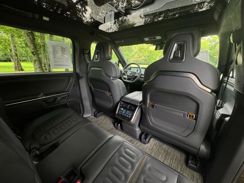 2023 Rivian R1S