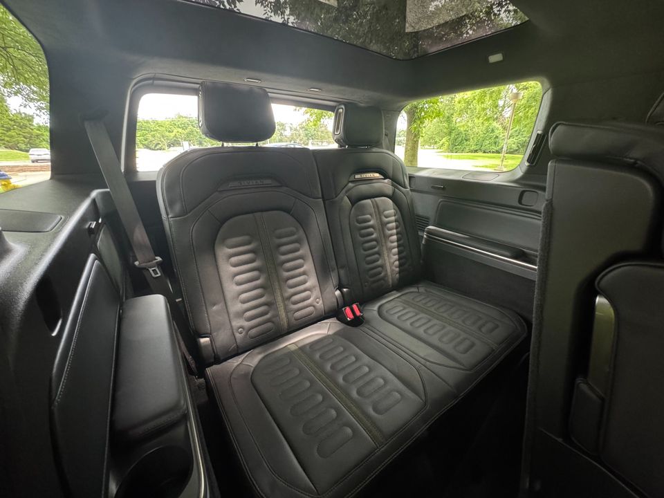2023 Rivian R1S