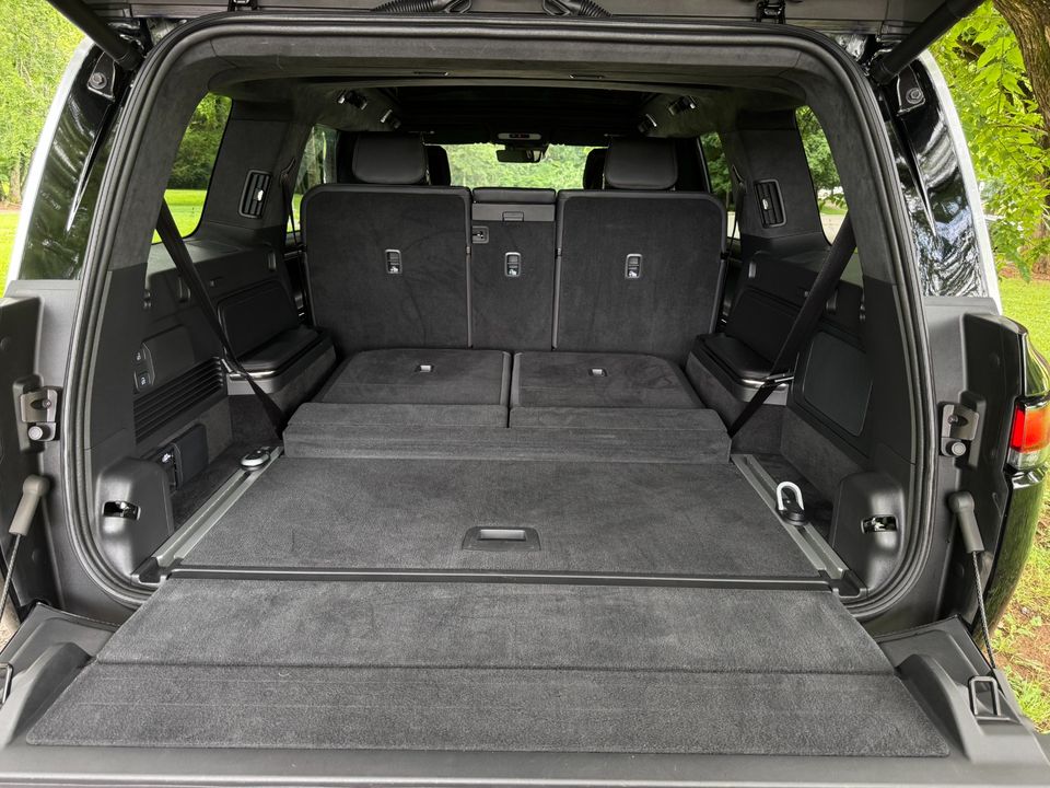 2023 Rivian R1S