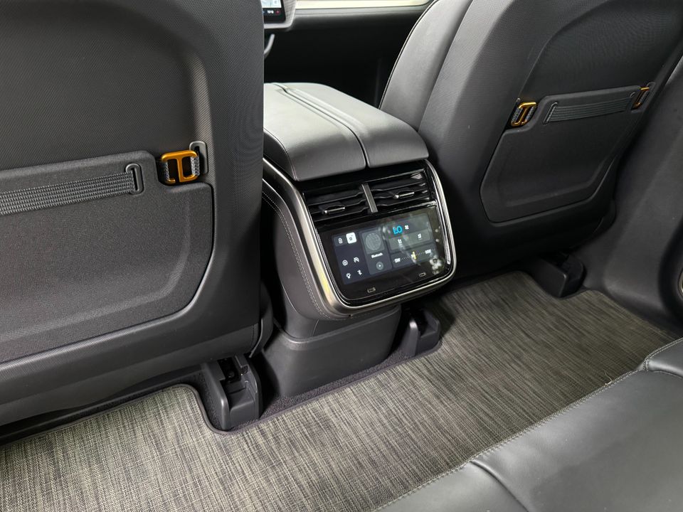 2023 Rivian R1S