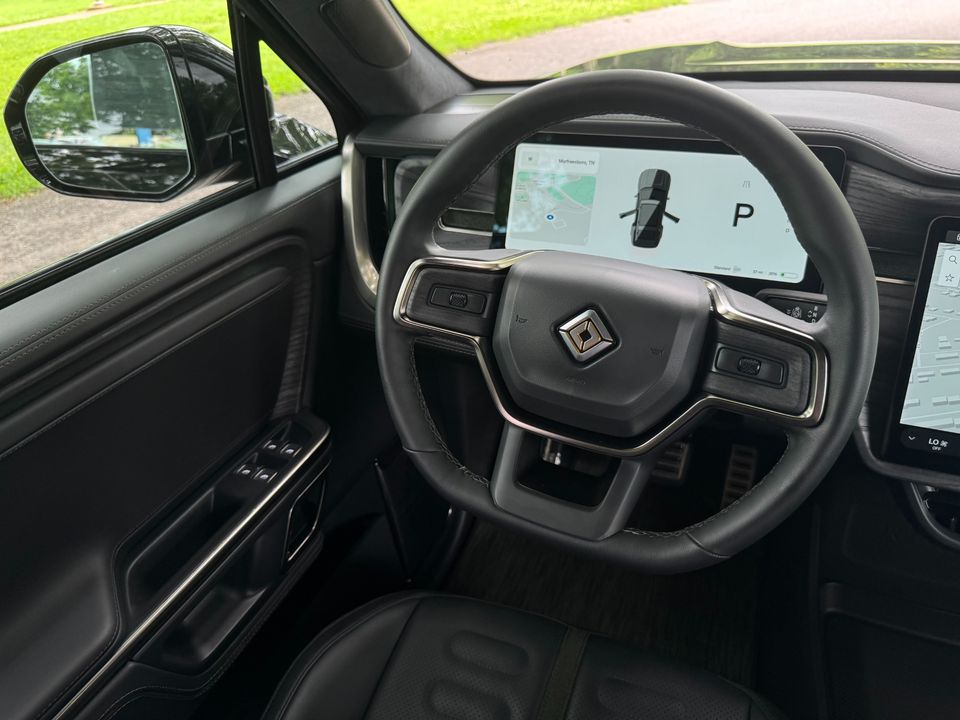 2023 Rivian R1S