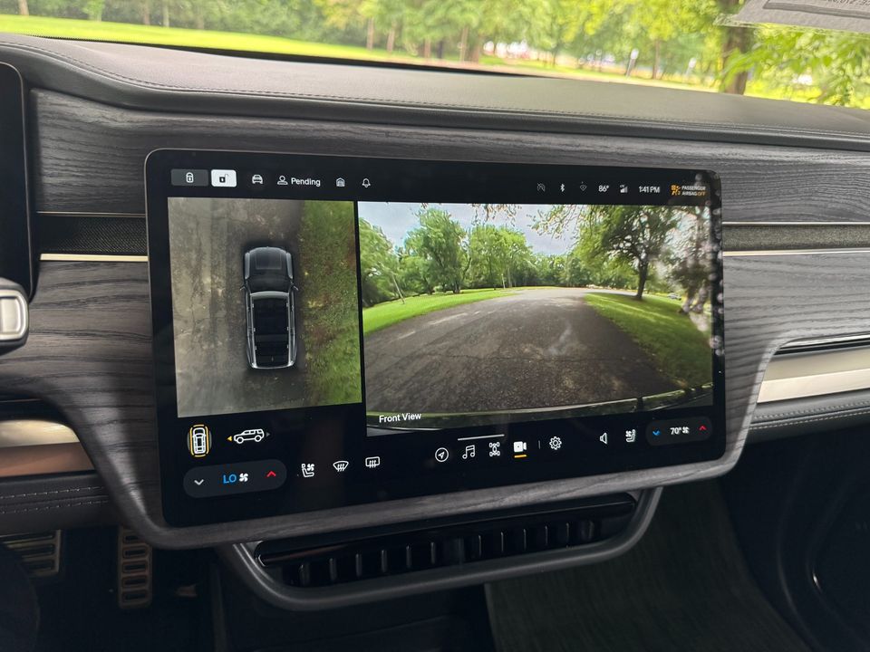2023 Rivian R1S