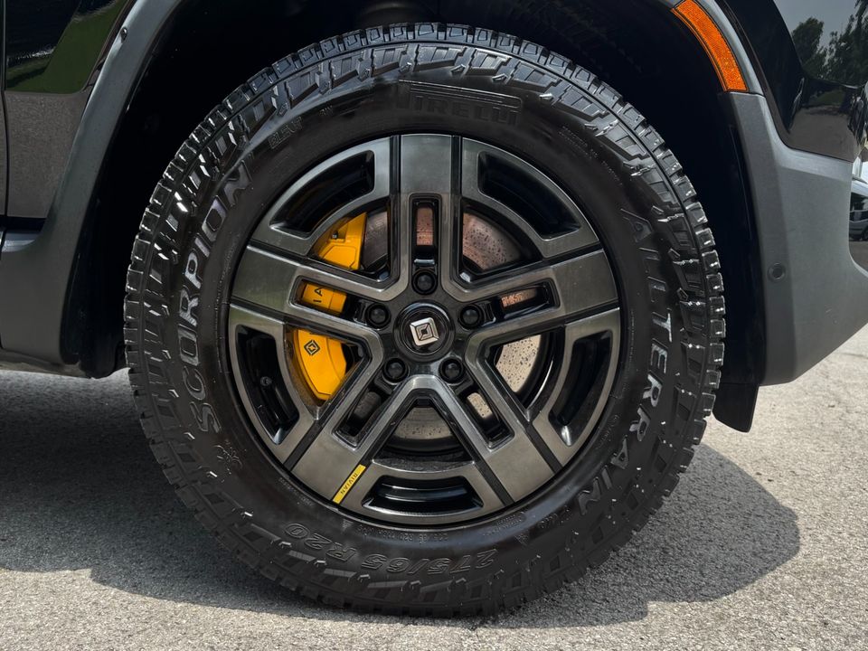2023 Rivian R1S