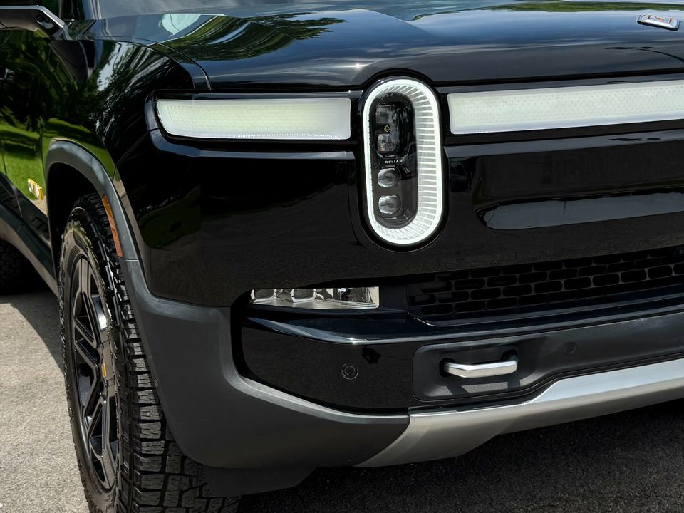 2023 Rivian R1S