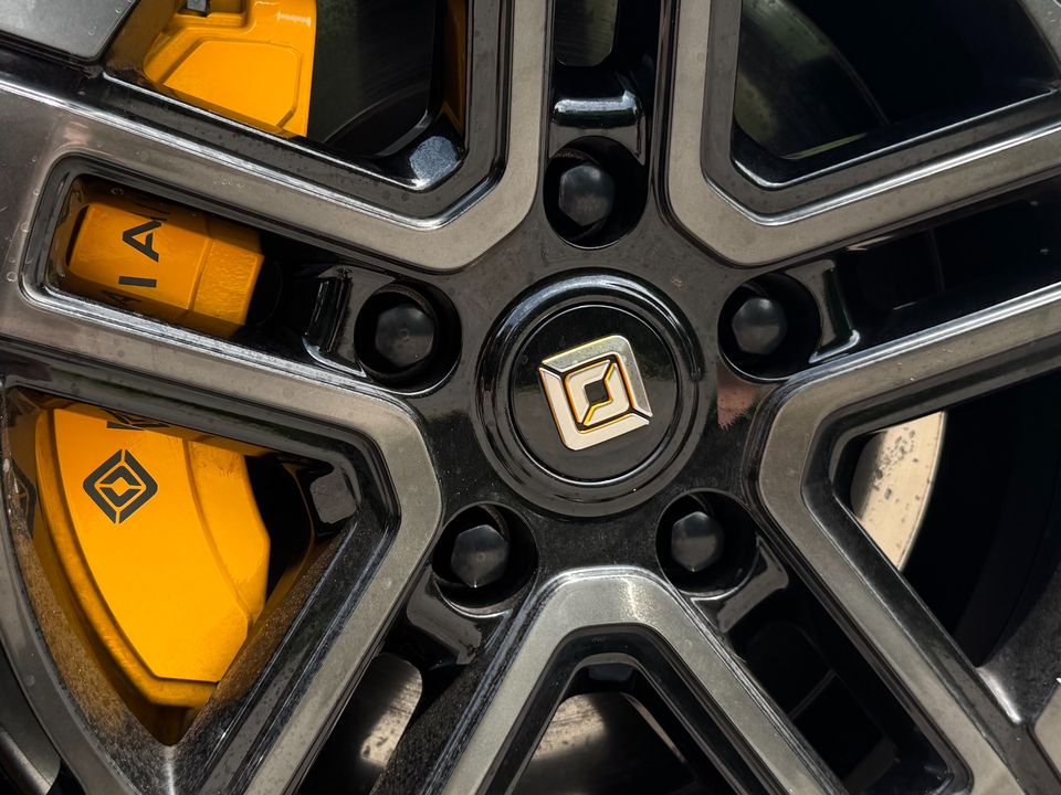 2023 Rivian R1S