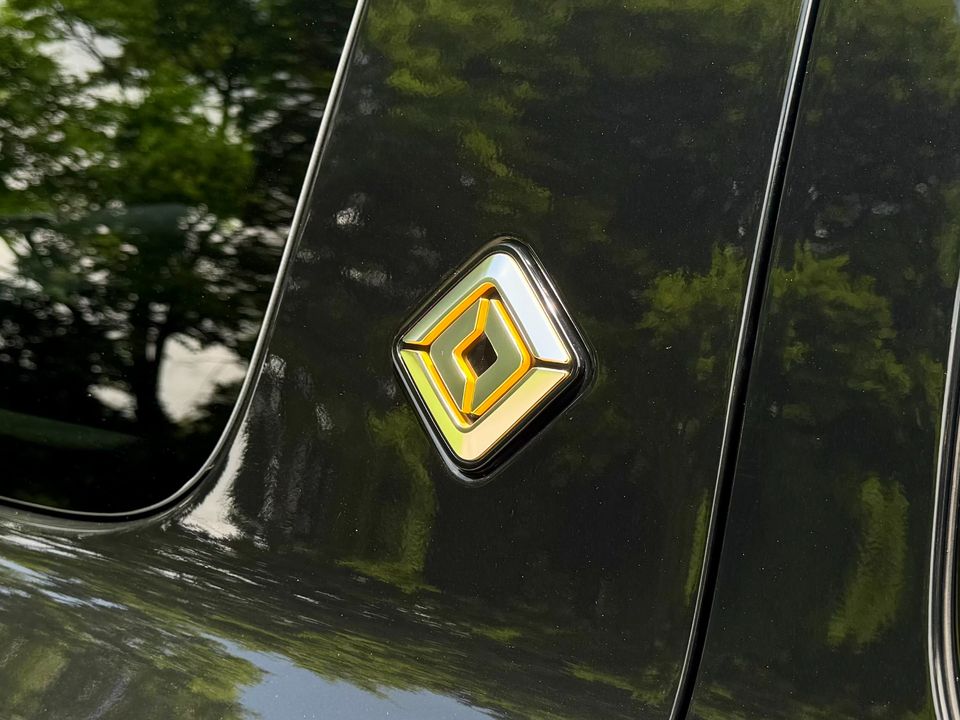 2023 Rivian R1S