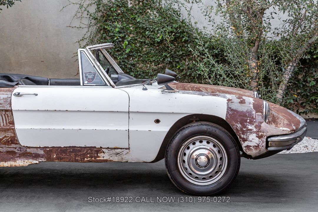 1967 Alfa Romeo Giulia Spider Duetto