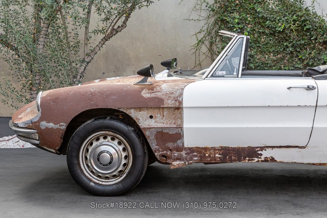 1967 Alfa Romeo Giulia Spider Duetto