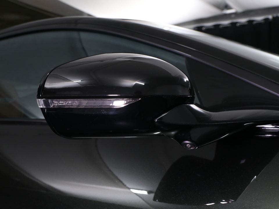 2025 Aston Martin Vanquish