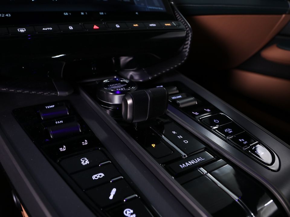 2025 Aston Martin Vanquish