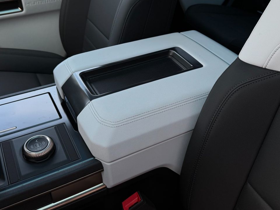 2023 GMC HUMMER EV