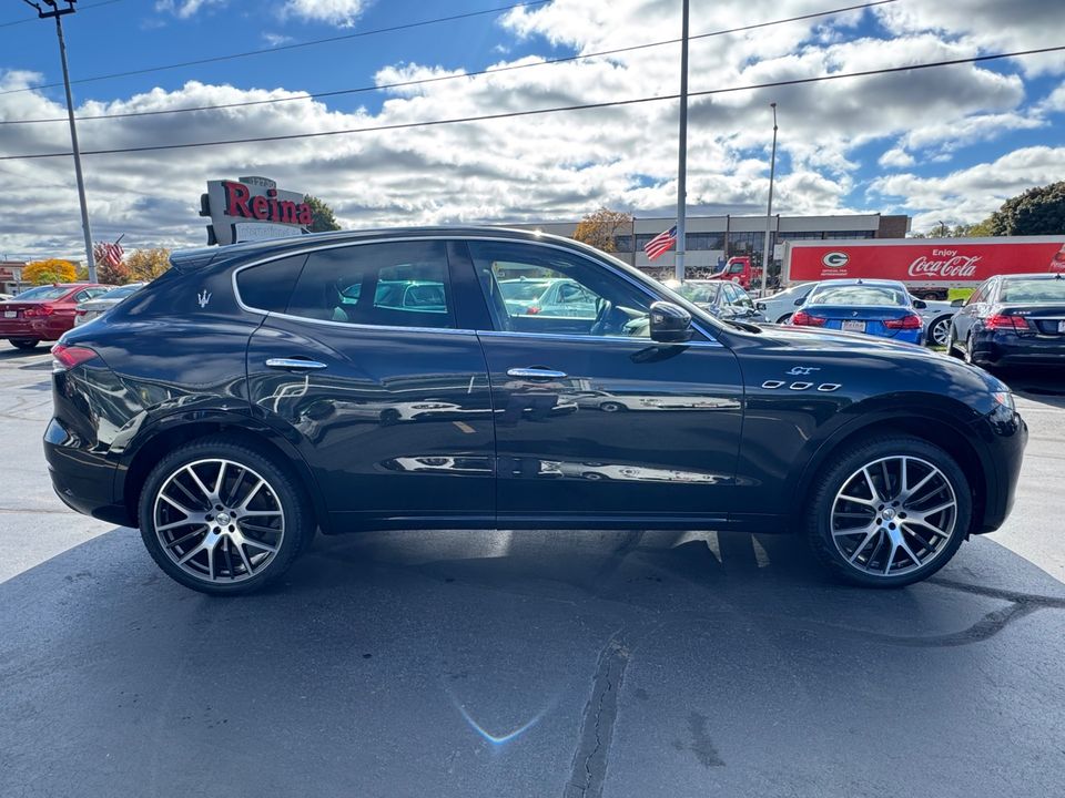 2022 Maserati Levante