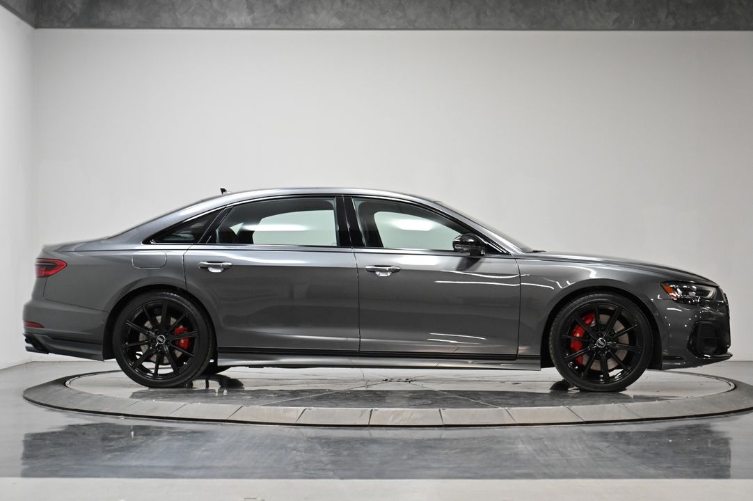 2022 Audi S8