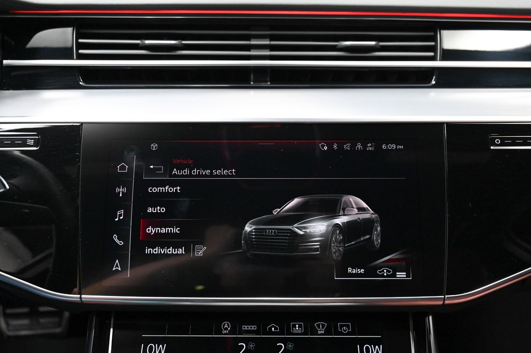 2022 Audi S8