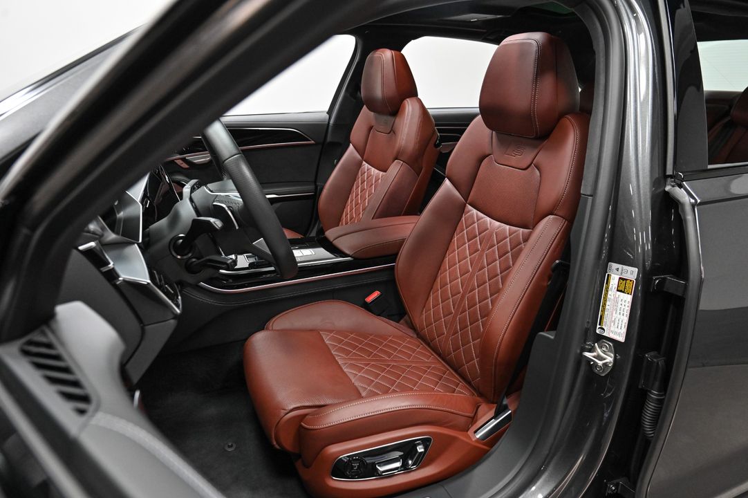 2022 Audi S8